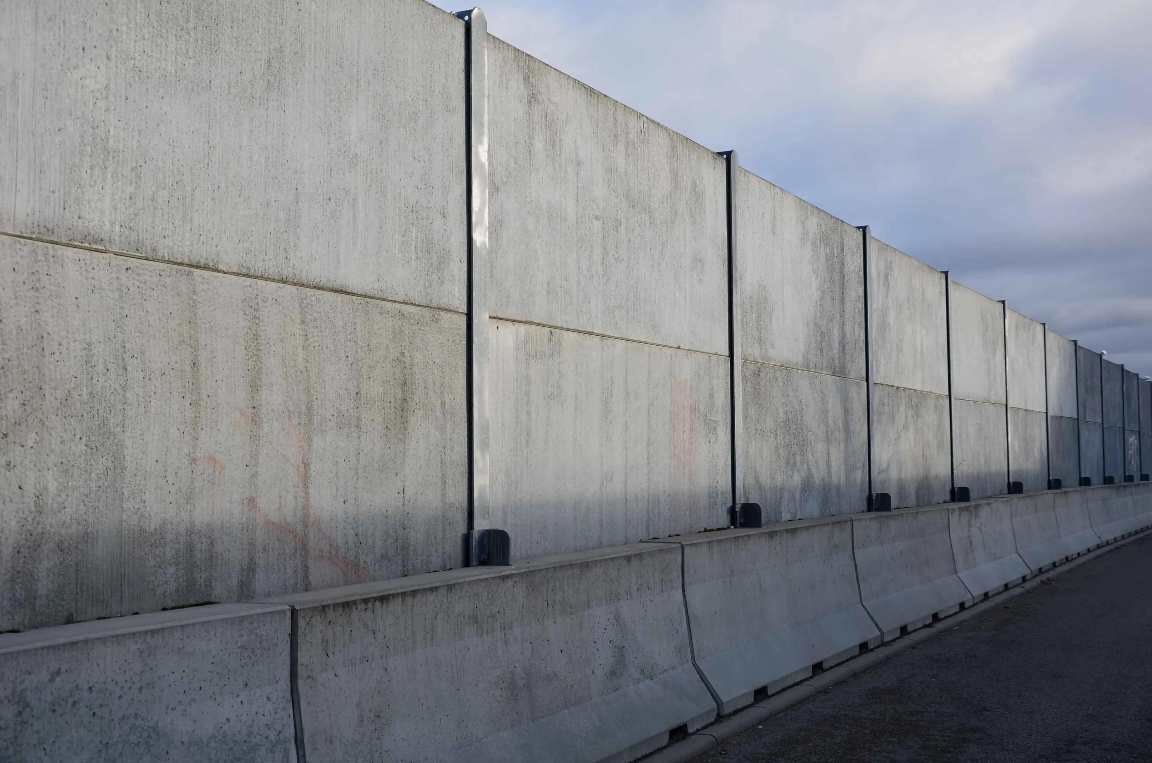 Advantages of use of Self compacting concrete in dense reinforcement structure