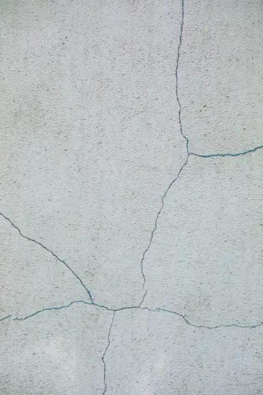 Thermal Cracking in Concrete Due to Temperature Fluctuations